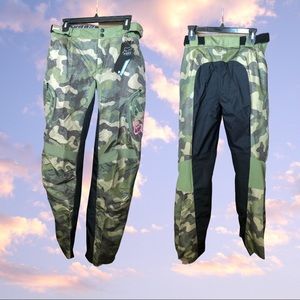 NWT Fox Racing Gear Riding Camo Pants